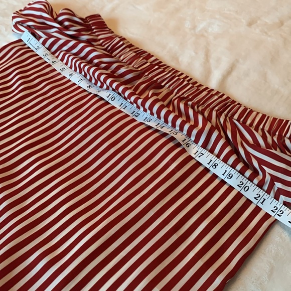 NWOT H&M women’s off the shoulder top - Picture 5 of 6